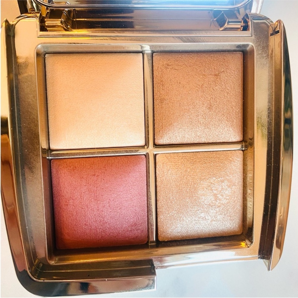 Hourglass palette. Lightly used